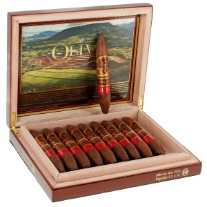 Oliva V Melanio Natural Figurino 2023 Box